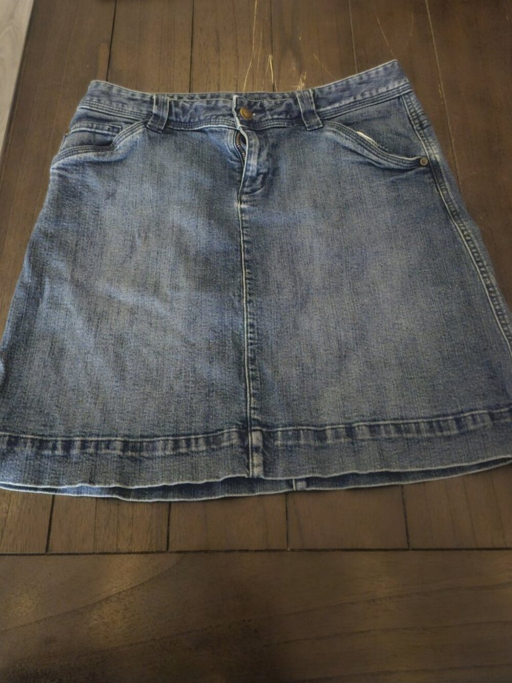 Women's Woolrich Denim Above Knee Skirt Size 6 Medium Wash 99% Cotton Pockets
